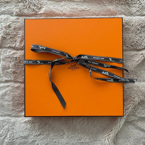 HERMES Leather Gloves - Picture 2 of 10